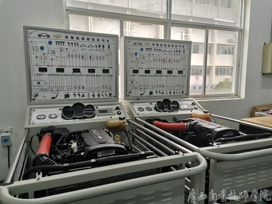 5科鲁兹发动机实训台架.jpg